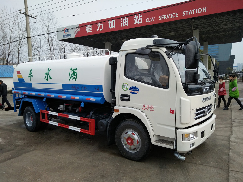 東風多(duō)利卡（8方）灑水(shuǐ)車(chē)