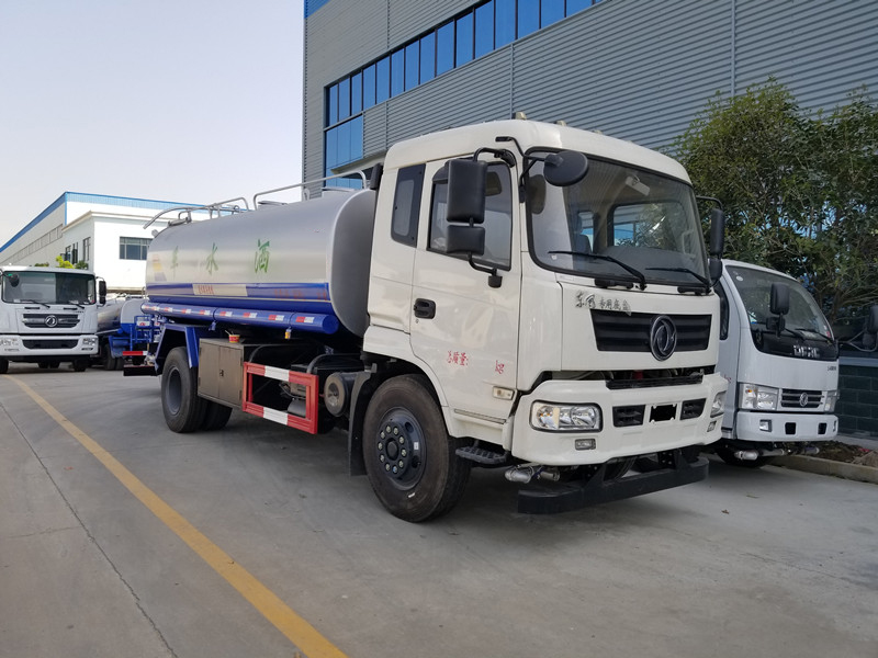 東風神宇15噸灑水(shuǐ)車(chē)