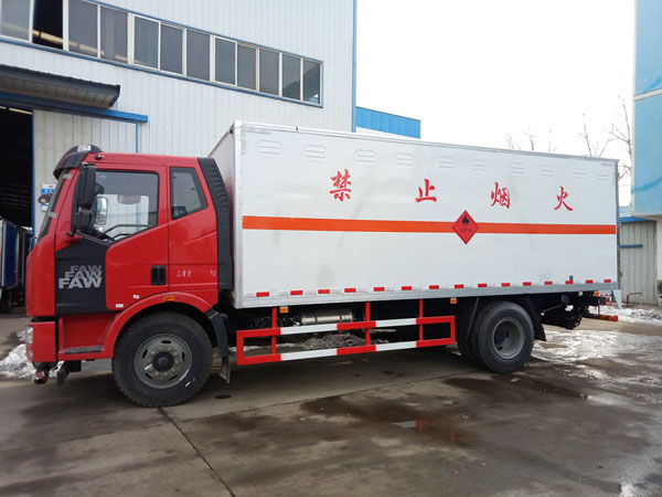 解放6.2米（10.4噸）氣體(tǐ)廂式車(chē)