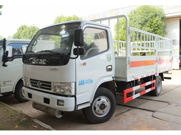 多(duō)利卡4.1米（4噸）氣瓶車(chē)