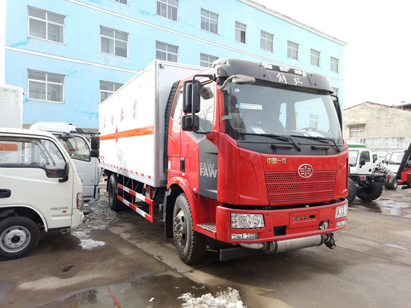 解放6.2米（10.4噸）氣體(tǐ)廂式車(chē)