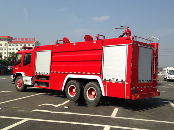 五十鈴後雙橋12噸水(shuǐ)罐消防車(chē)