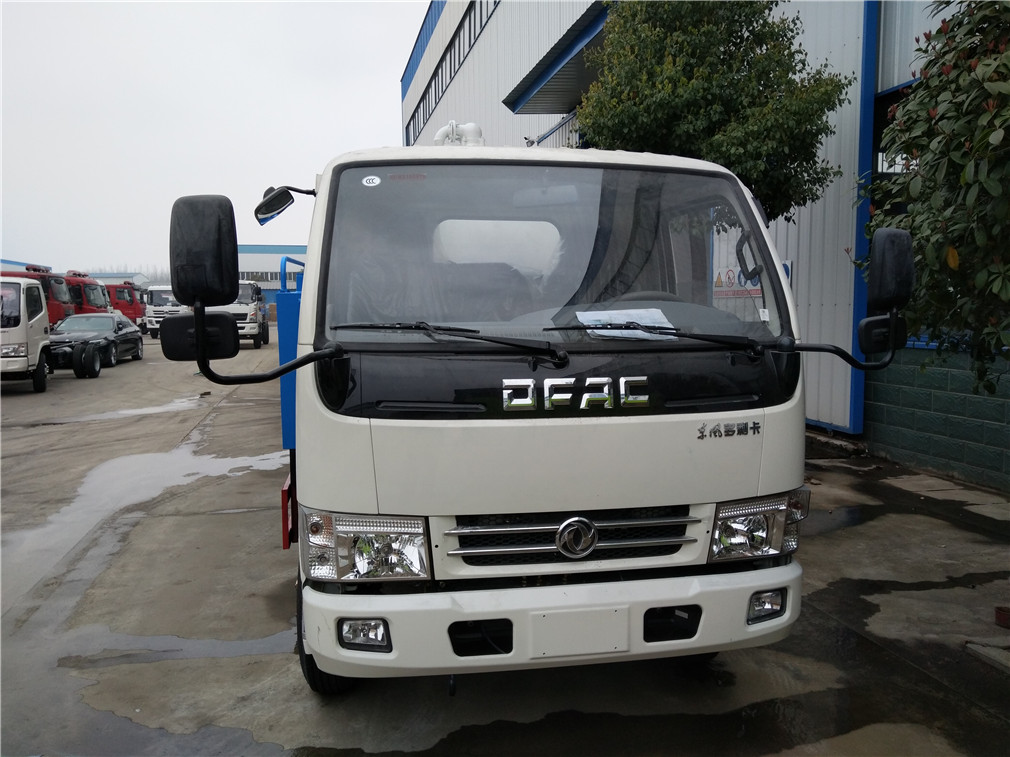 東風多(duō)利卡（5方）清洗吸污車(chē)