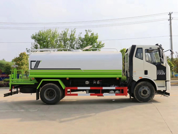 國六15方解放灑水(shuǐ)車(chē)