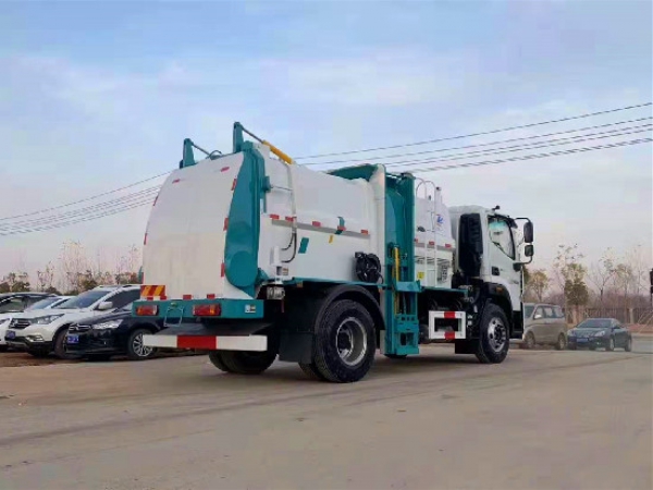 福田瑞沃國六方罐餐廚垃圾車(chē)