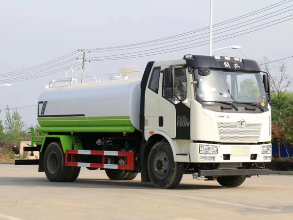 國六15方解放灑水(shuǐ)車(chē)